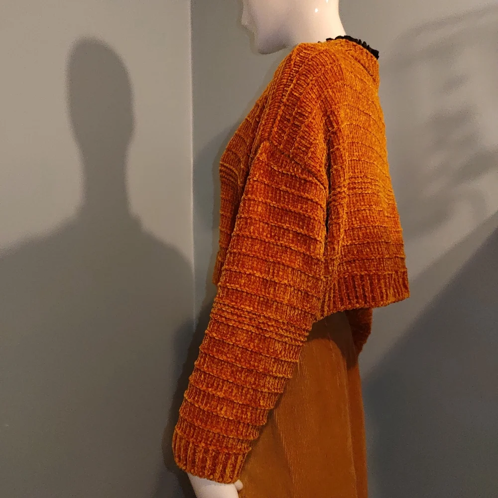 🍄Chanelle Cropped Cardigan Small color Rust - Picture 2 of 8